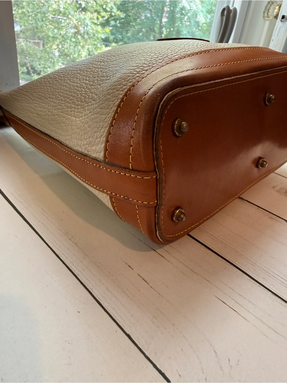 Dooney & Bourke | Vintage Cream & Tan All-Weather Pebbled Leather Shoulder Bag - Picture 5 of 16